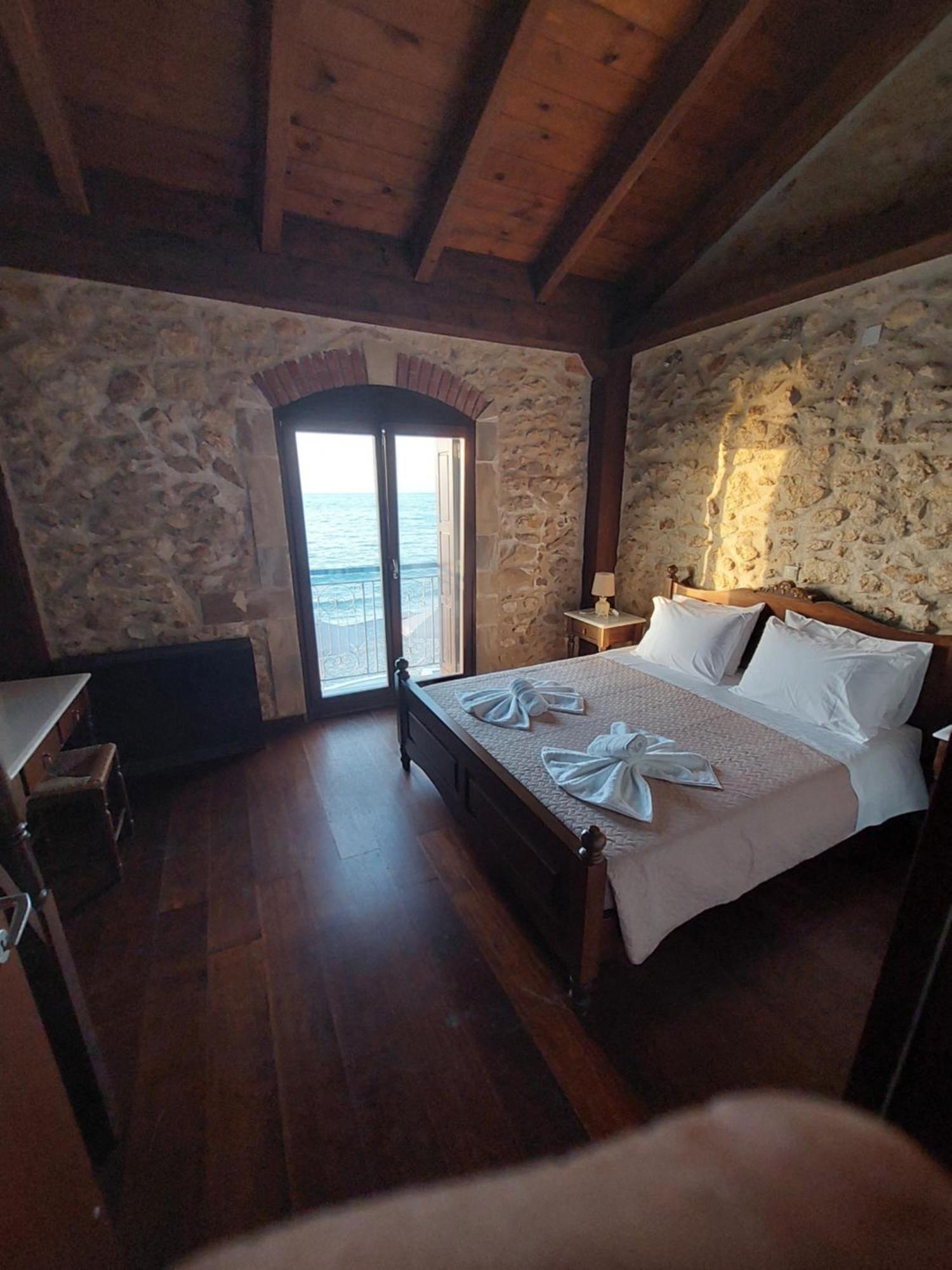Volakas Beachfront Suites Rethymno Exterior foto